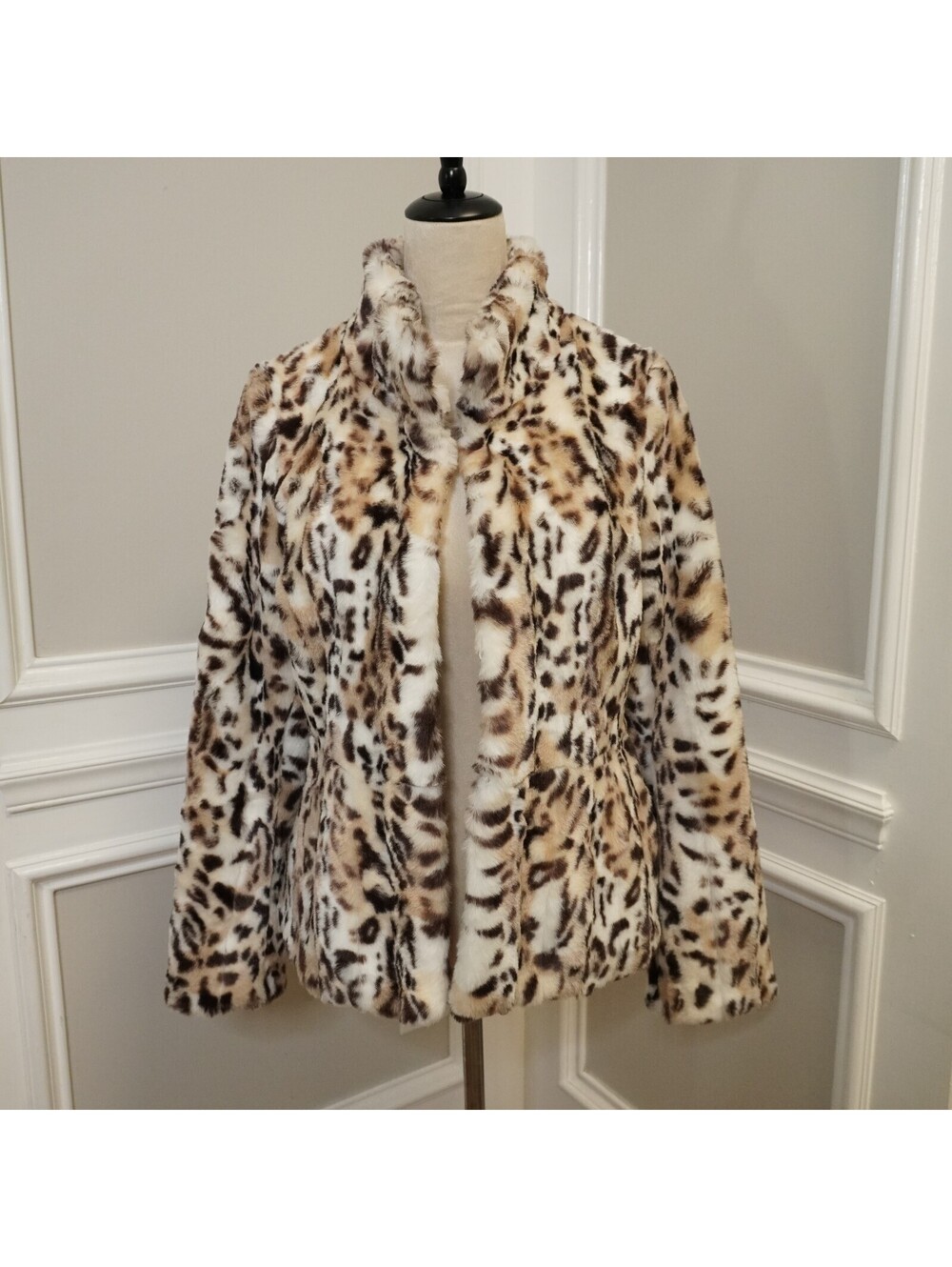 White House Black Market Faux Fur Leopard Print Jacket Size S